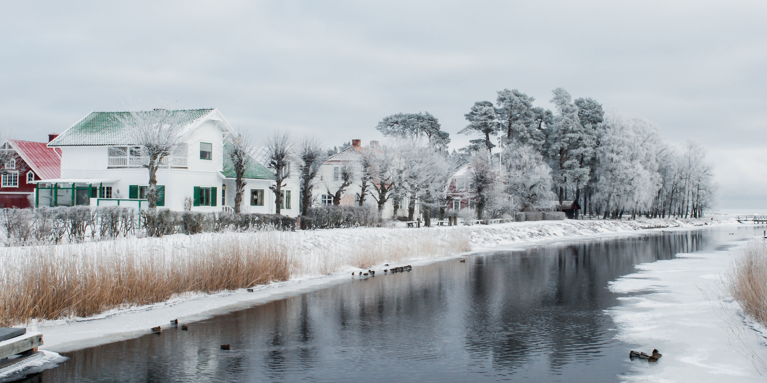 Vy över Göta kanal i Karlsborg.