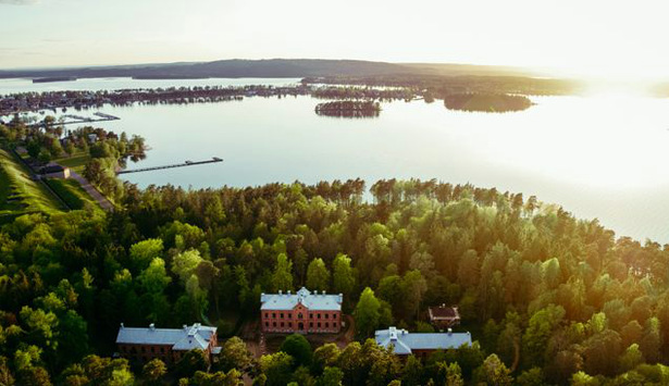 Flygbild över Garnisonsjukhuset och vättern