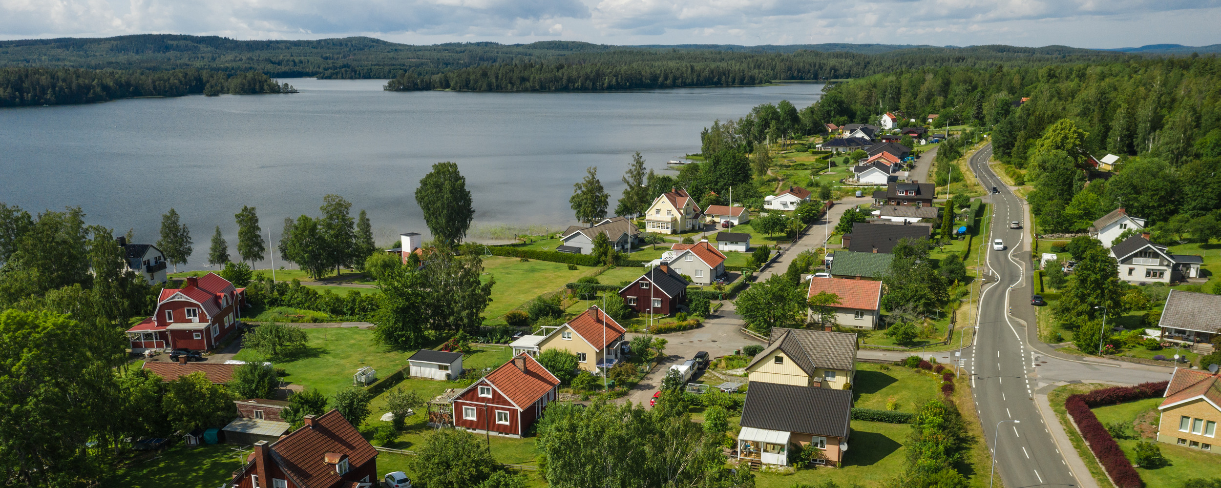 Flygbild över Mölltorp och Ebbanäs, vinkling från rondellen.