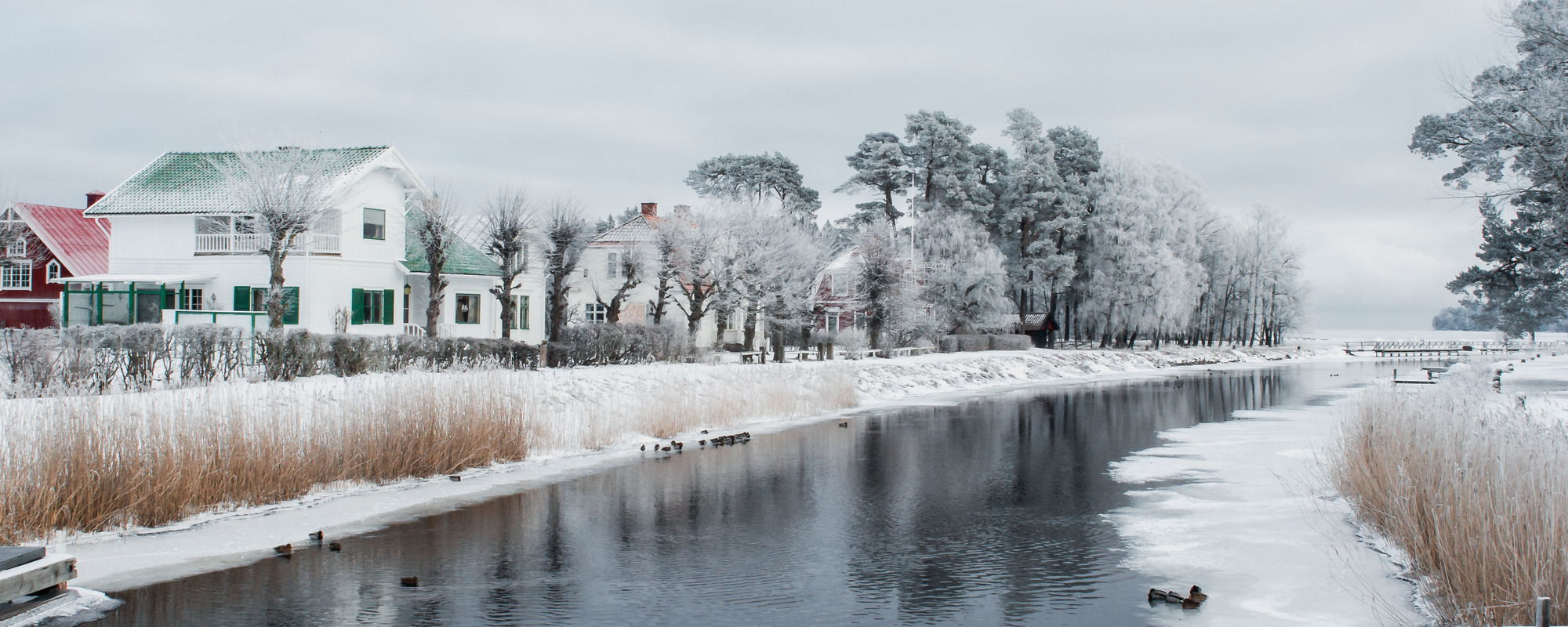 Vy över Göta kanal i Karlsborg.