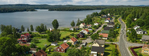 Flygbild över Mölltorp och Ebbanäs, vinkling från rondellen.