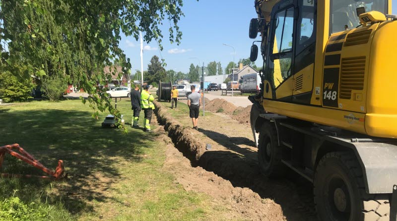 Nedgrävning av kabel i samband med byggnationen av Nya Strandskolan